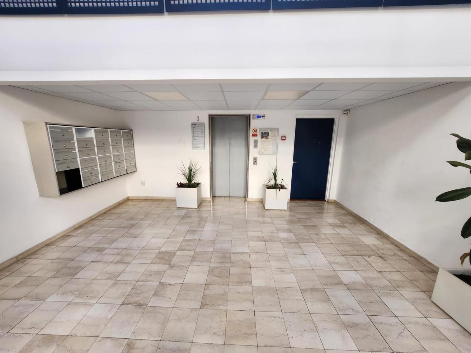 New With Ac Central Suites With Pool Access And Squash Courts! Sleeps Family Or 4 Guests Gibraltar Exteriör bild