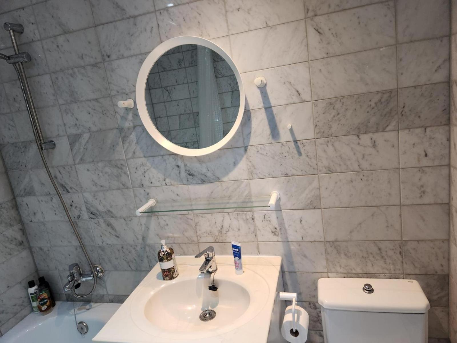 New With Ac Central Suites With Pool Access And Squash Courts! Sleeps Family Or 4 Guests Gibraltar Exteriör bild