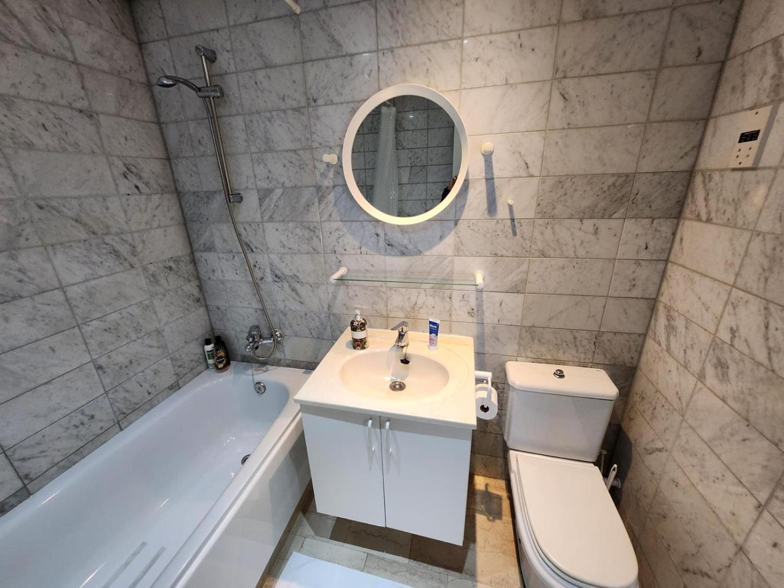 New With Ac Central Suites With Pool Access And Squash Courts! Sleeps Family Or 4 Guests Gibraltar Exteriör bild